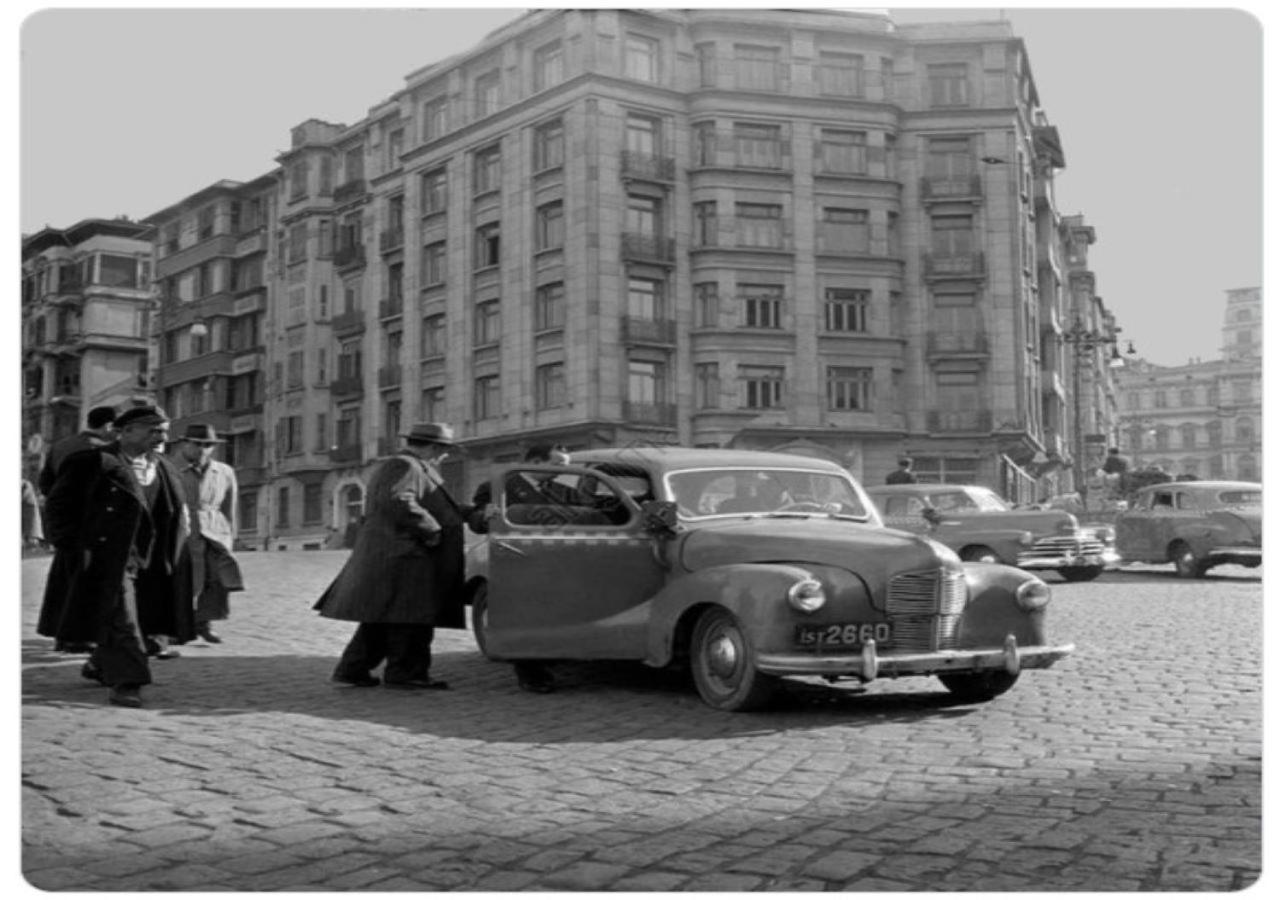 איסטמבול Daru Sultan Hotels Galata מראה חיצוני תמונה The building in 1950
